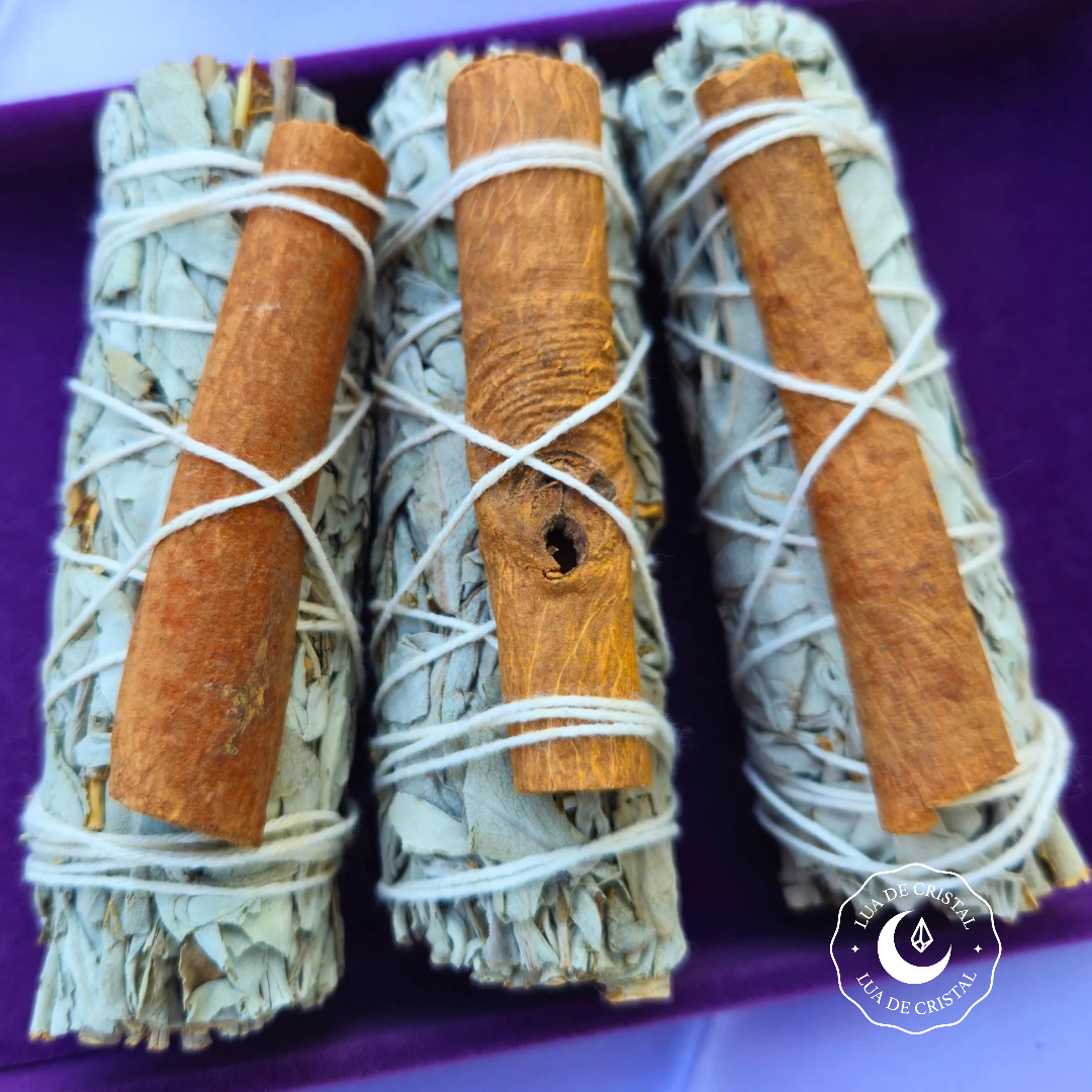 Tocha de Sálvia Branca e Canela – Prosperidade e Boas Vibrações