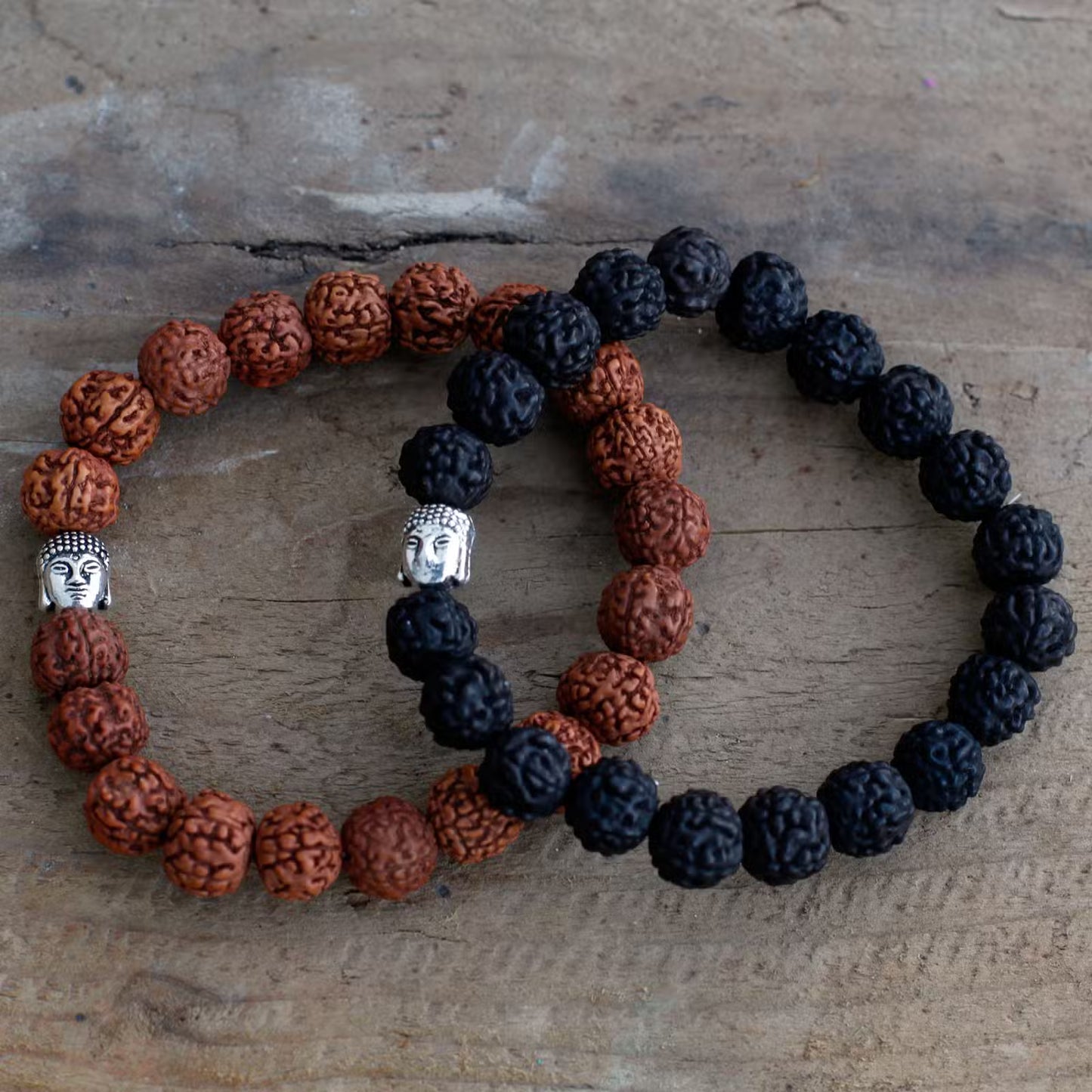 Pulseira de Rudraksha com Buda - Conexão Espiritual e Paz Interior