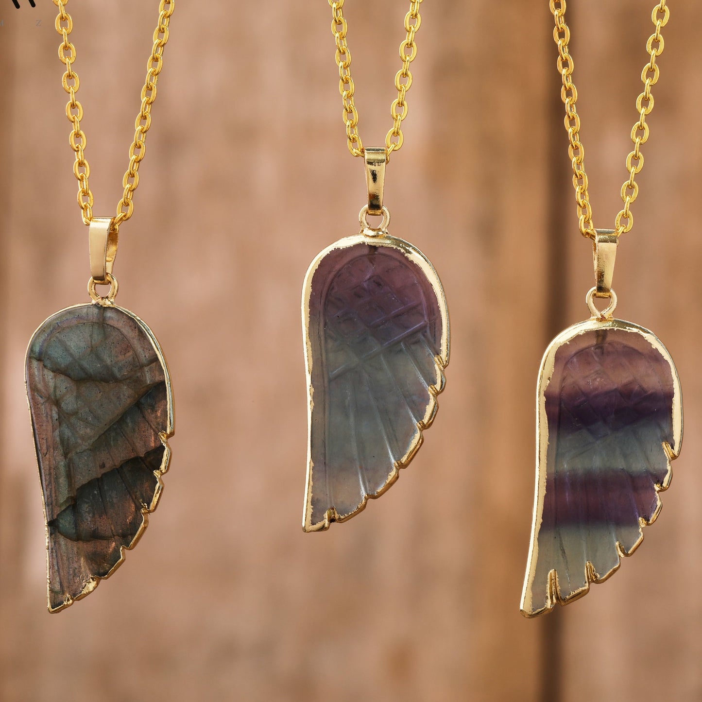 Colares Asa de Anjo em Pedra Natural Banhado a Ouro 18K