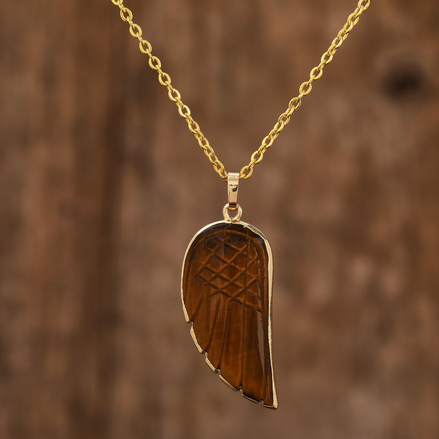 Colares Asa de Anjo em Pedra Natural Banhado a Ouro 18K